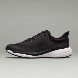 LULULEMON Chargefeel Low Women’s Sneaker size 9